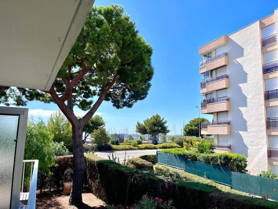 Parking + Piscine, Tout Confort, Proche Aeroport & Mer Saint-Laurent-du-Var Exteriör bild